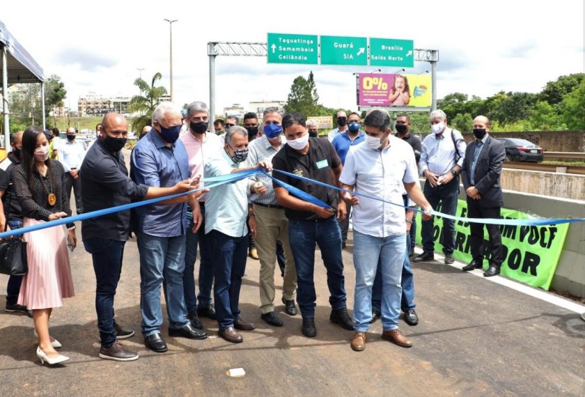 10.12.-Inauguração-ponte-Córrego-Samambaia.-Foto-Renato-Alves-Agência-Brasília3-1200x815