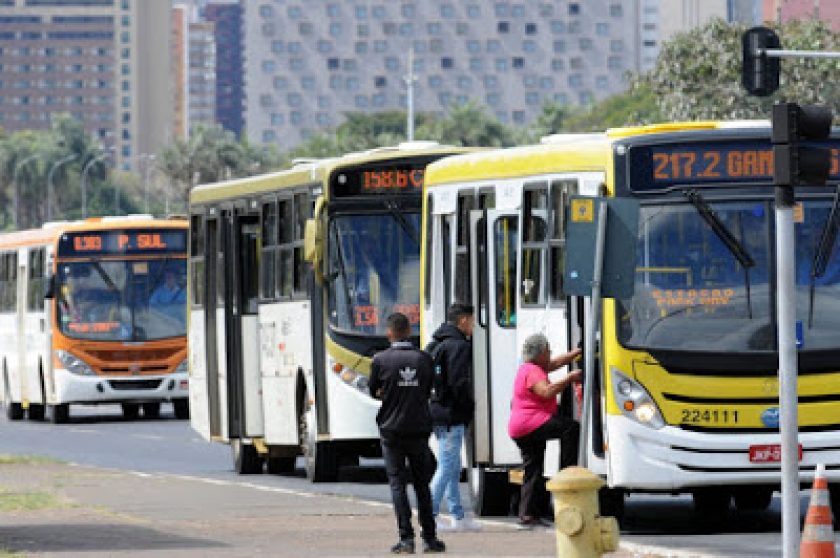 12.11.-abre-e-fecha.-foto-arquivo-agencia-brasilia1-1024x683.jpg