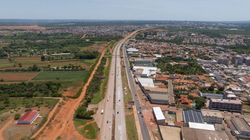 Os motoristas devem estar atentos à dinâmica do trânsito para evitar infrações e acidentes | Foto: Divulgação/DER