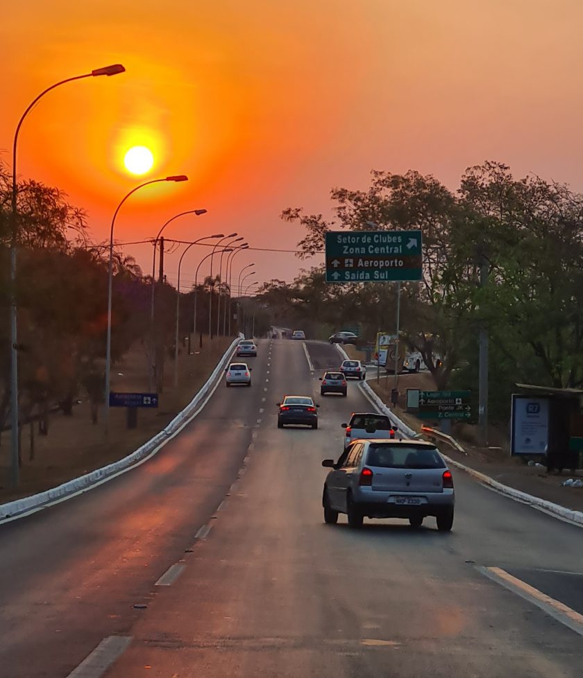 Céu de Brasília  -(Foto de Hamilton Silva)