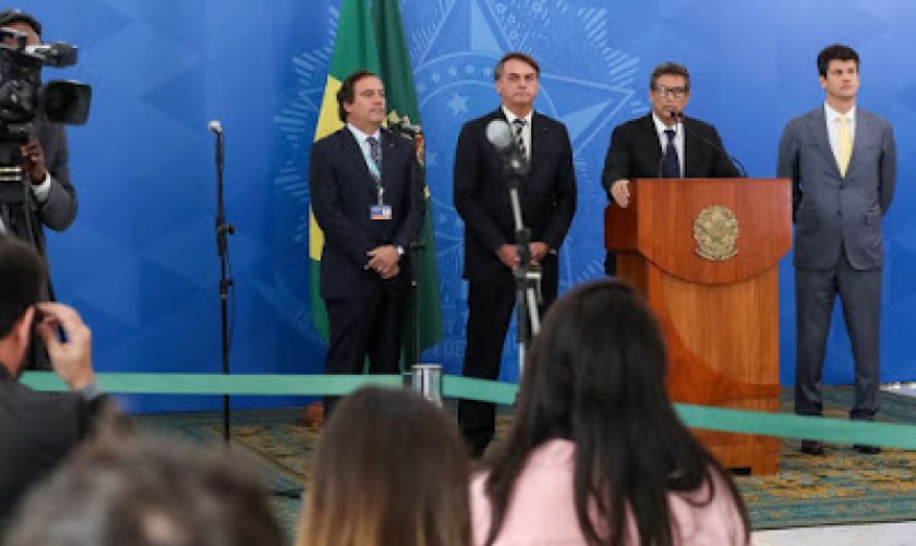 27032020-coletiva-de-imprensa-com-o-presidente-da-repblica-jair-bolsonaro-presidente-do-bc-rresidente-da-caixa-e-presidente-do-bndes_dfmobilidade.jpg