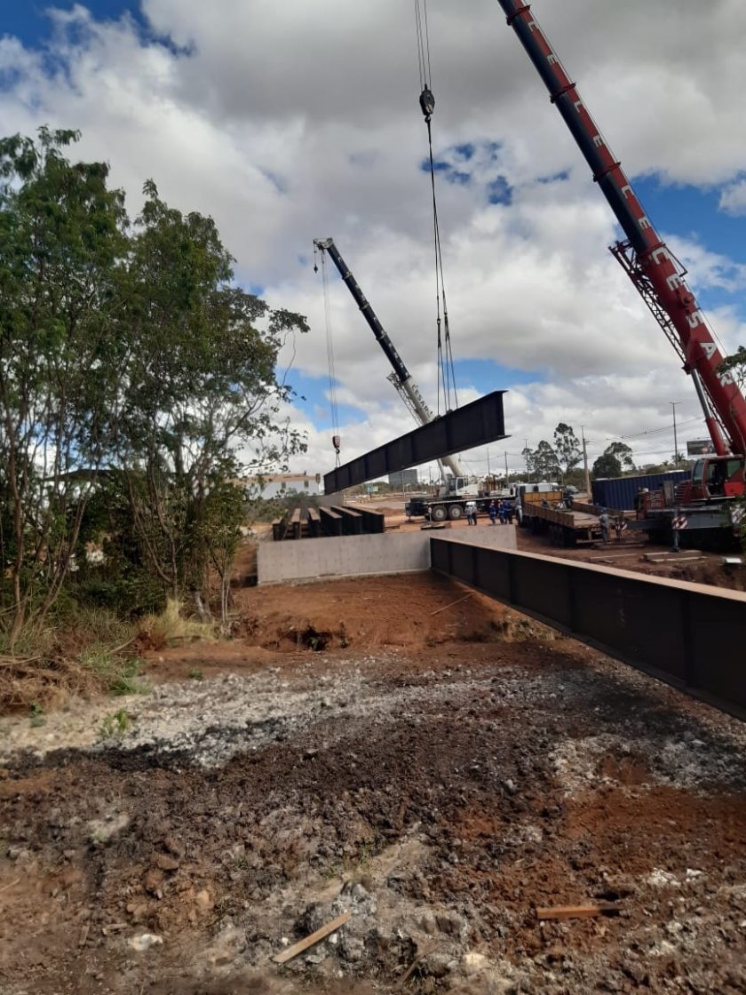 3.8.-Vigas-na-ponte-Córrego-Vicente-Pires.-Foto-Divulgação