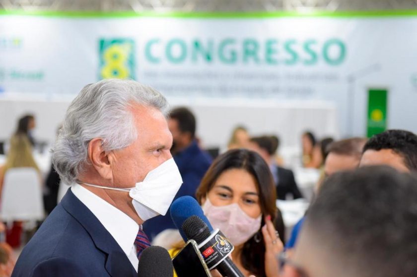 Fotos: Júnior Guimarães

Legenda:
O governador Ronaldo Caiado durante abertura do 8° Congresso das Associações Comerciais, Industriais e Empresariais, em Caldas Novas: “Goiás, diante de toda a dificuldade, foi o Estado que mais cresceu no Brasil no trimestre passado, com 4,4% positivo”