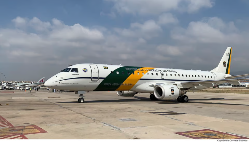 Avião Presidencial do Brasil é uma aeronave modelo Airbus A319CJ que foi montado em Hamburgo, Alemanha já com a pintura da FAB de VC1A, e batizado oficialmente de Santos-Dumont • Foto: Isac Nóbrega/PR