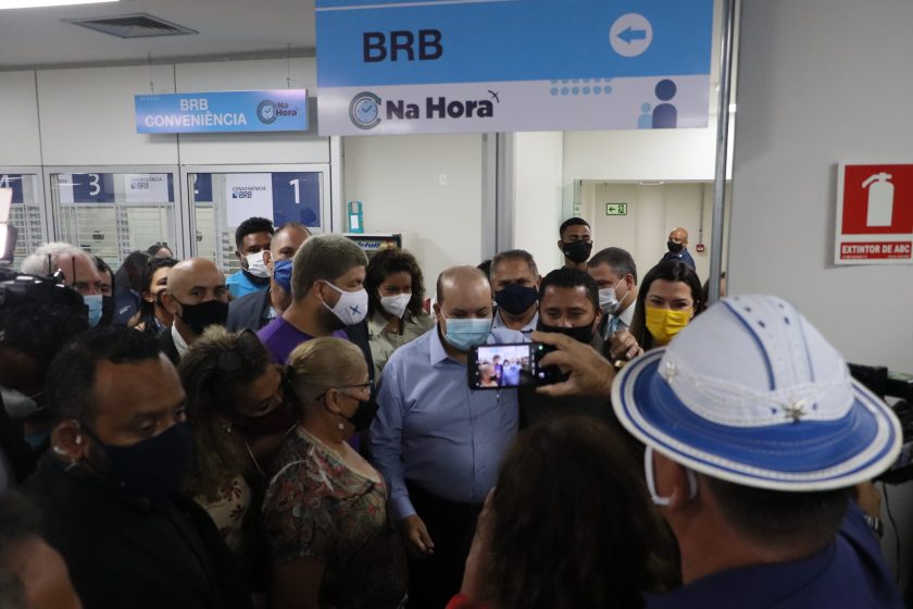 Ibaneis Rocha participou da reinauguração acopanhando de uma multidão. Foto- ag. Brasília