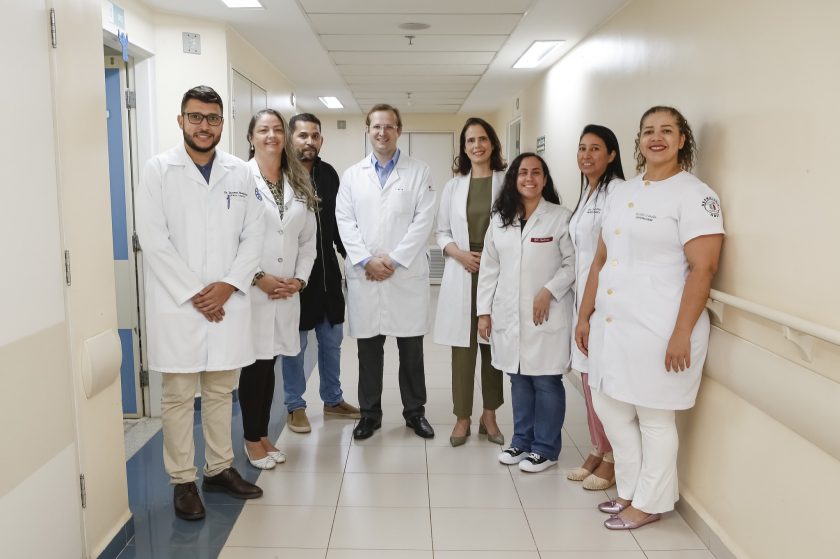 Equipe do Hospital de Base, centro com maior número de transplantes realizados no Centro-Oeste, comemora a marca atingida