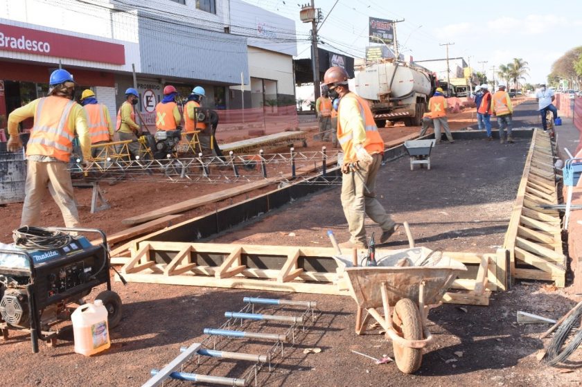 O pavimento de concreto terá 25 cm de espessura na faixa dos ônibus e 18 cm no resto da Hélio Prates | 
Foto: Secretaria de Obras