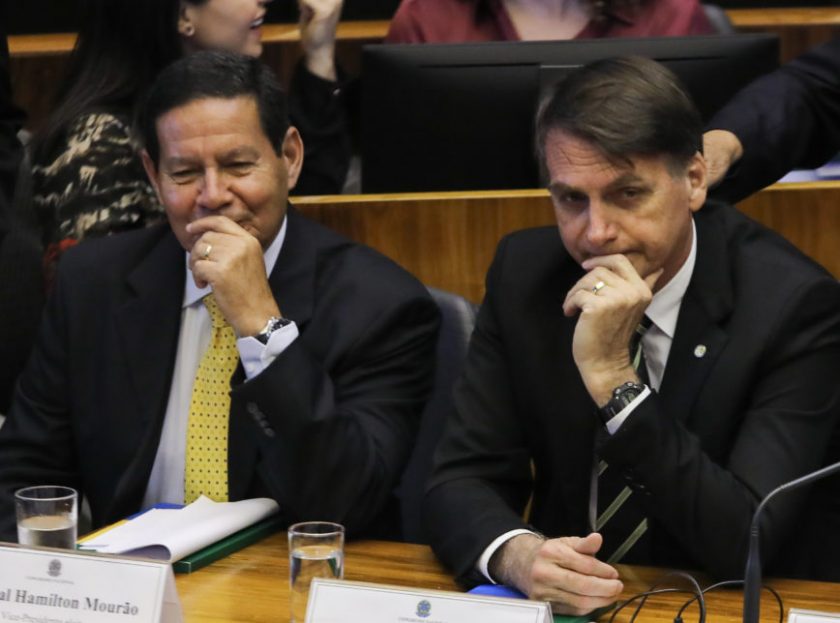 O presidente eleito Jair Bolsonaro participa da cerimonia em homenagem aos 30 anos da Constituinte. Participaram o presidente Michel Temer,  Ministro Dias Toffoli, Paulo Guedes, Sen. Eunicio Oliveira e o Deputado Rodrigo Maia. Foto: Sérgio Lima/Poder 360