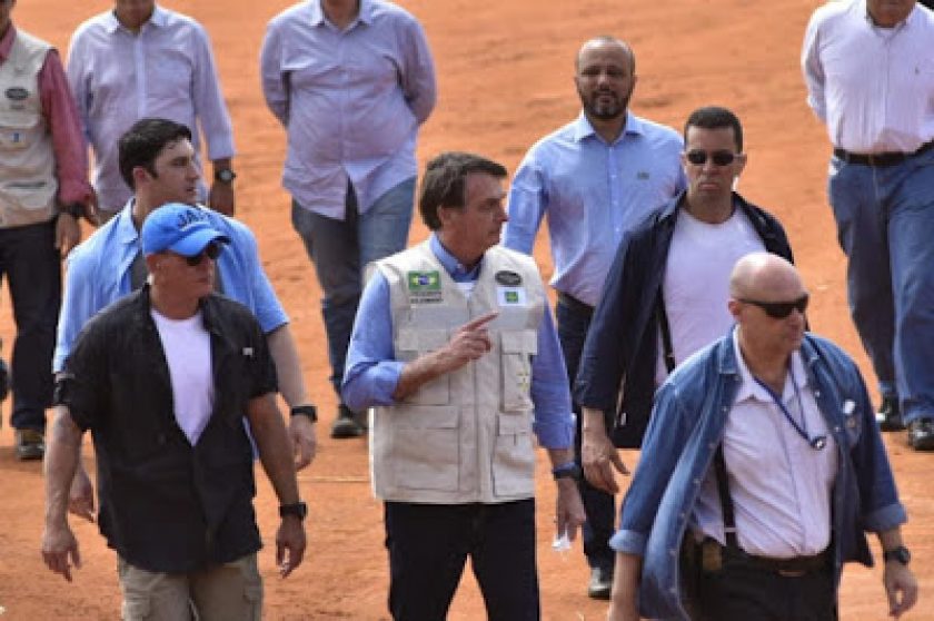 Bolsonaro-visita-Hospital-de-Campanha-em-%25C3%2581guas-Lindas-DFMOBILIDADE.jpeg