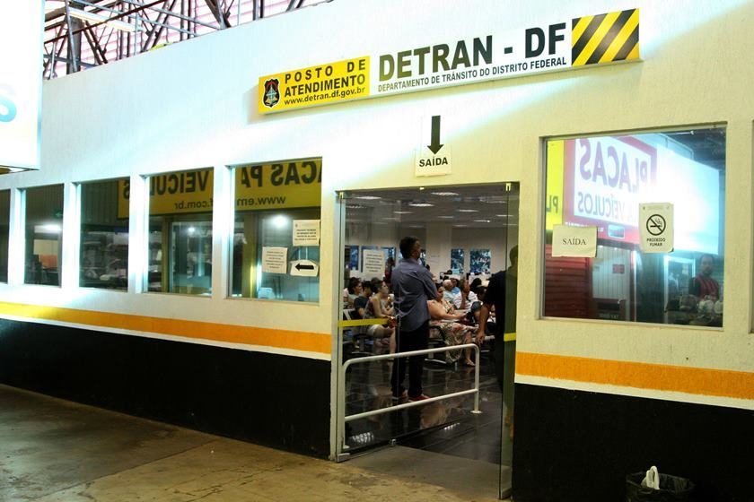 DETRAN%2BSUSPENDE%2BSERVI%25C3%2587O%2BPOR%2BPROBLEMA%2BINFORMACIONAL.jpg