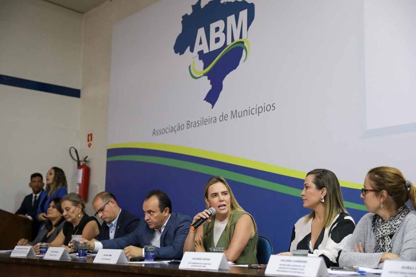 A vice-governadora Celina Leão participou da abertura do Encontro de Prefeitas e Prefeitos da Região Integrada de Desenvolvimento do Distrito Federal e Entorno (Ride) 2025-2028 | Foto: Geovana Albuquerque/Agência Brasília