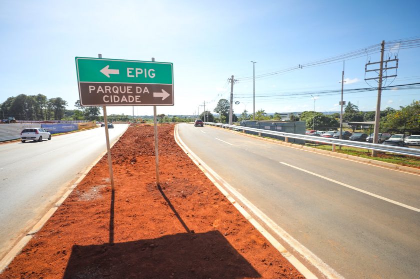 Alça de entrada para o Parque da Cidade à direita: mais uma etapa da obra liberada | Fotos: Renato Alves/Agência Brasília