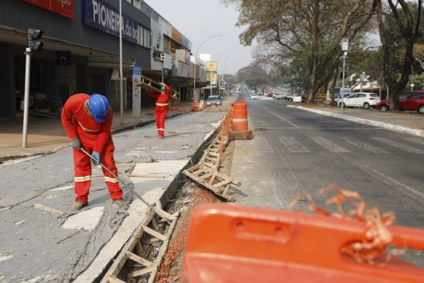 O pavimento rígido em concreto será usado nas faixas exclusivas para o transporte coletivo | Fotos: Lúcio Bernardo Jr./ Agência Brasília