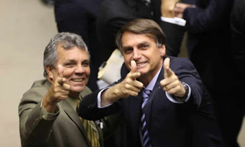 Fraga-e-Bolsonaro-foto-Alan-Marques-DFMOBILIDADE.jpg