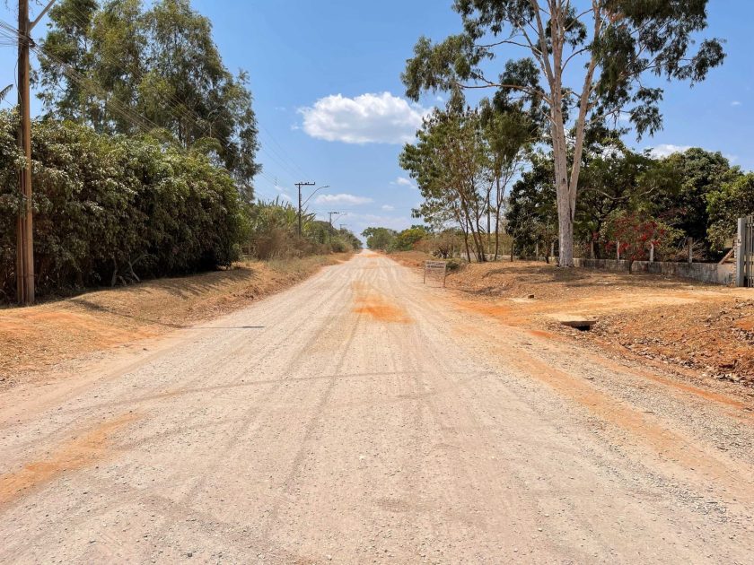 O trabalho realizado no Lago Oeste incluiu patrolamento, abertura das saídas de água e limpeza, entre outros serviços, beneficiando 12 mil moradores da região | Foto: Divulgação/Segov