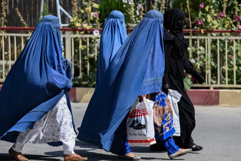 Mulheres enfrentam uma nova era de opressão brutal sob o Talibã
Crédito: AFP