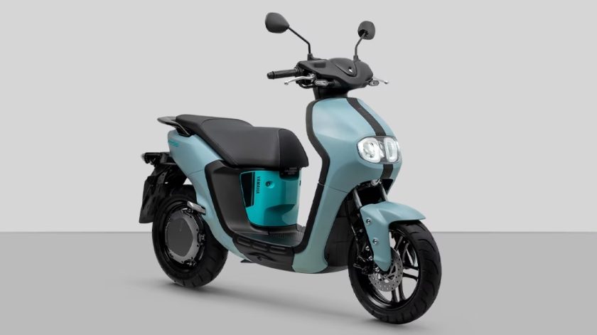 A  scooter possui baterias de 23,2 Ah e leva cerca de 9 horas para carregar. (Foto: Divulgação/Yamaha)