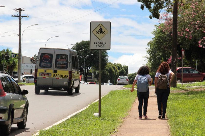 TRANSPORTEESCOLAR-DFMOBILIDADE.JPG