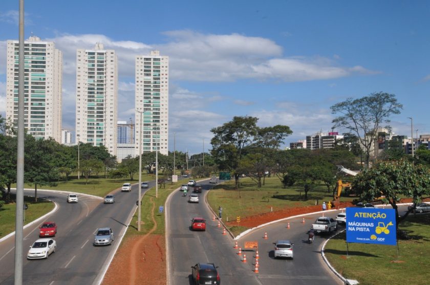 Tesourinha do viaduto central receberá os motoristas que farão o desvio após a Avenida das Palmeiras em direção à EPTG. Foto: Joel Rodrigues/Agência Brasília