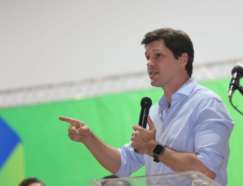 VICE-E-GOVERNADOR-EM-EXECICIO-DANIEL-VILELA-EM-JATAI-1024x783