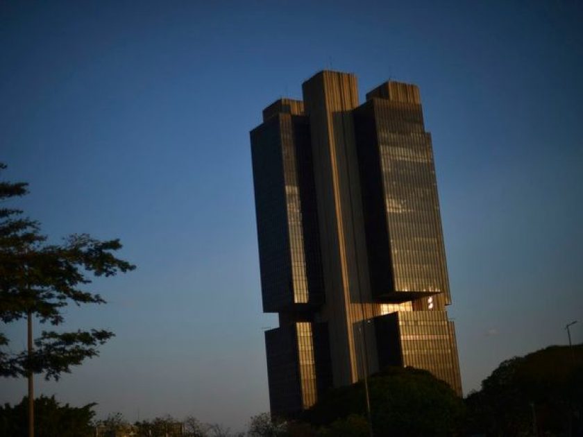 banco-central-em-brasilia-300688-article