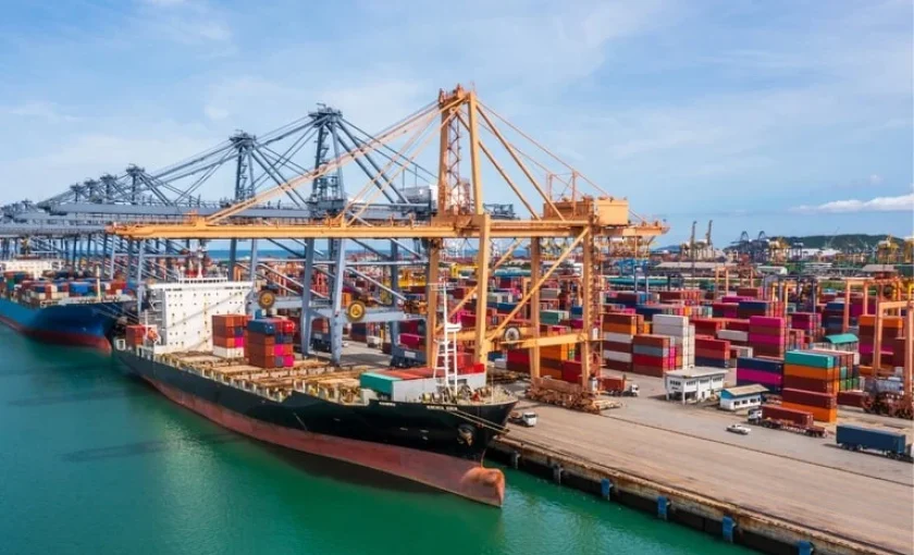 Exportações brasileiras para os EUA caem 18,5% em agosto após tarifaço. Déficit com os norte-americanos atinge US$ 1,23 bilhão