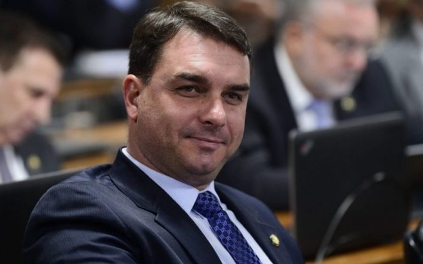 flavio-bolsonaro_1598372184