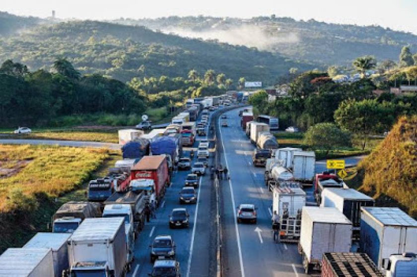 greve-caminhoneiros-DFMOBILIDADE.jpg