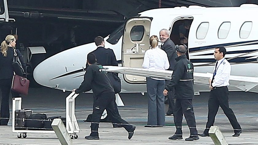 Luiz Inacio Lula da Silva (C) 
 / AFP PHOTO / Heuler Andrey