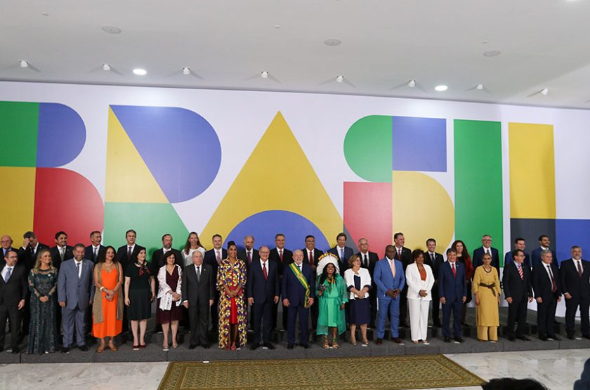 Foto oficial na cerimônia de posse do presidente da República, Luiz Inácio Lula da Silva no Palácio do Planalto 

Foto/Agência Brasil