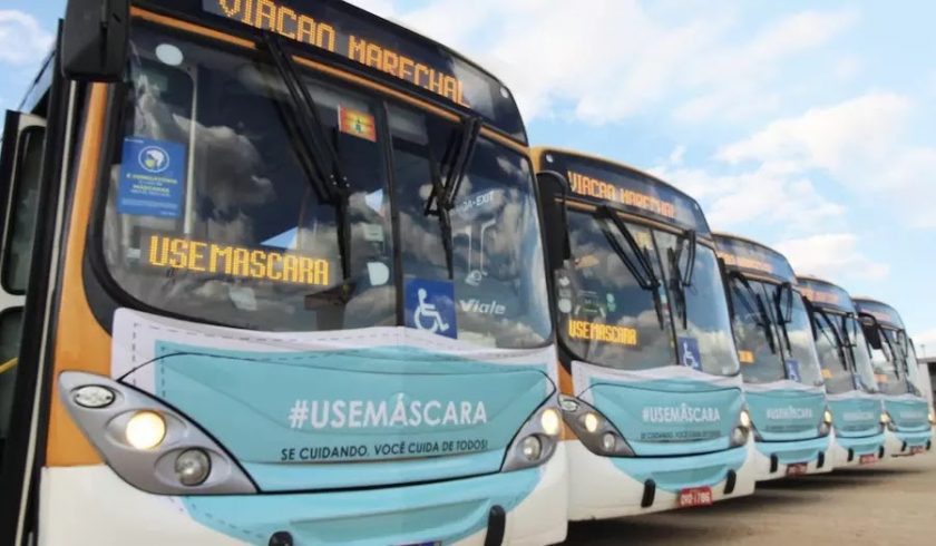 onibus-com-mascaras-contra-covid-DF%2BMOBILIDADE.jpg