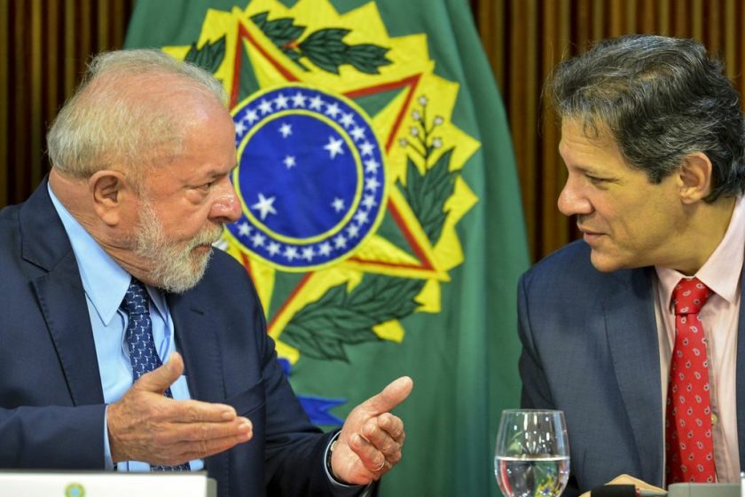 Brasília (DF), 10/03/2023 - O presidente Luiz Inácio Lula da Silva e o ministro da Fazenda, Fernando Haddad, durante reunião ministerial, no Palácio do Planalto.

Foto: Agência Brasil