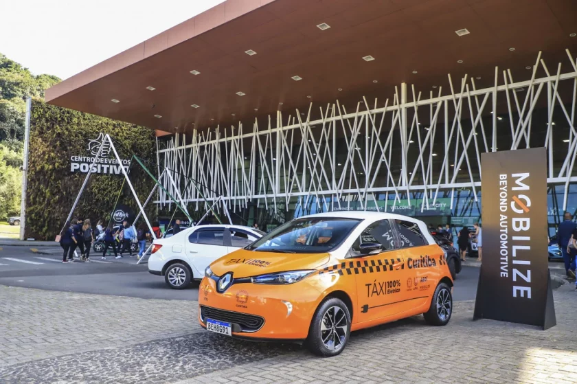 Táxi elétrico da Mobilize Beyond Automotive e parceiros, apresentado durante a Smart City Expo Curitiba, evento realizado neste mês. Foto: Divulgação Mobilize Beyond Automotive