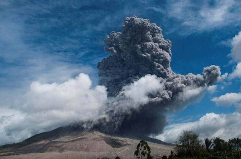 vulcao-indonesia-10082020130027294